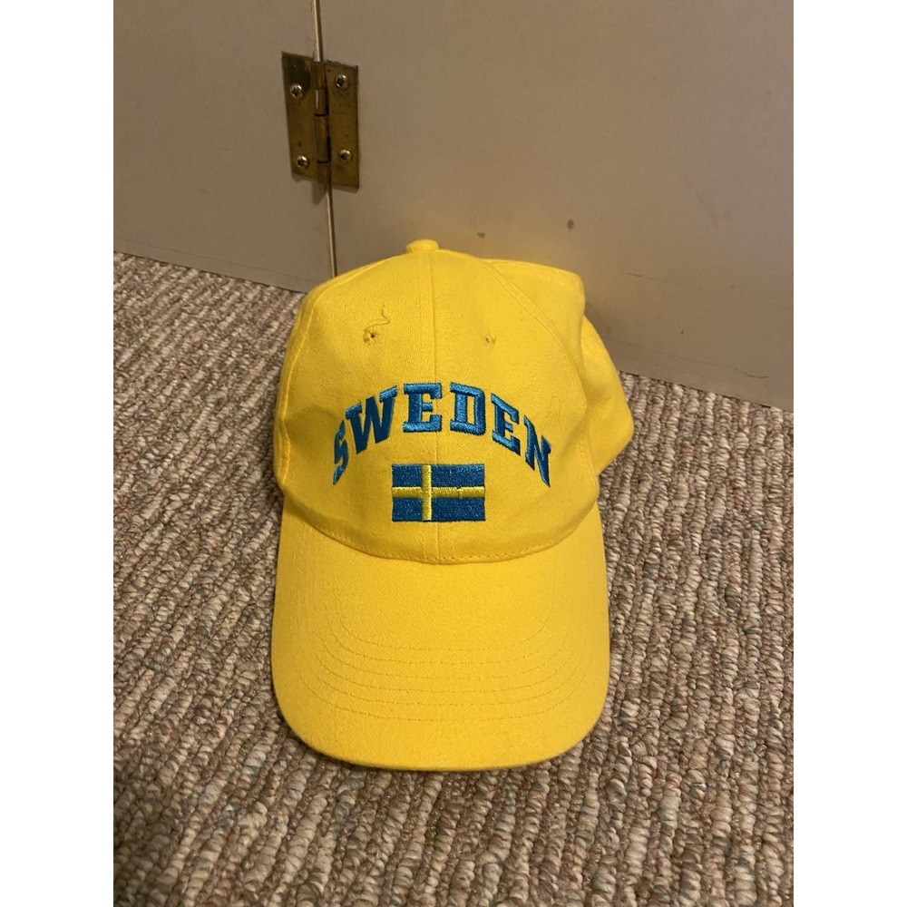 IIHF Sweden Hockey Hat Mens OS Yellow Good World Junior Championship 2006 Cap